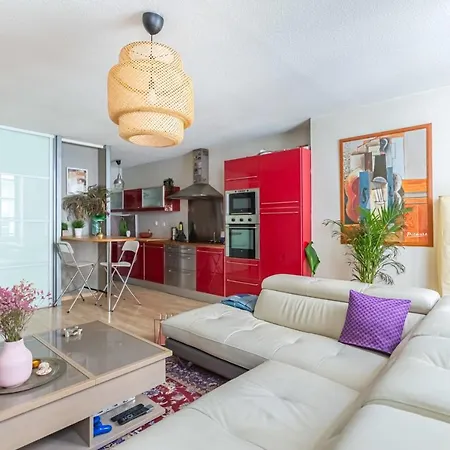 Guestready - Charming Place Du Parlement - Saint Pierre Appartement